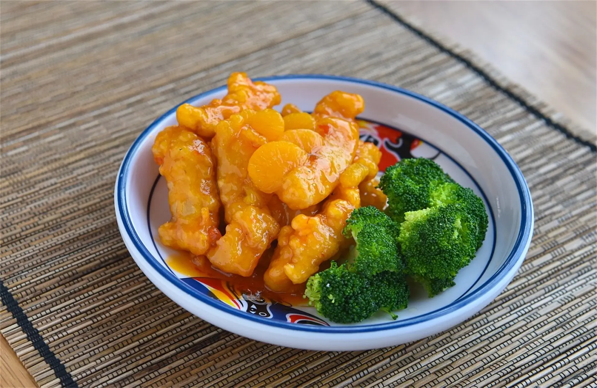 Golden-Pot-Asian-Restaurant-Orange-Chicken-Jacksonville Crispy orange chicken with broccoli.
